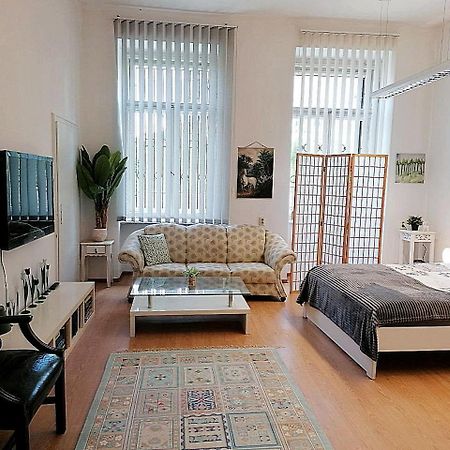 Nr 3 Grosszuegiges Kamin-Zimmer Mit King-Size Bett Im Zentrum Annaberg-Buchholz Buitenkant foto